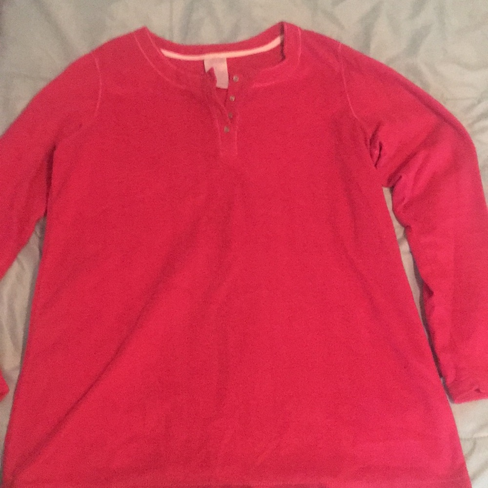 Long sleeve night shirt.